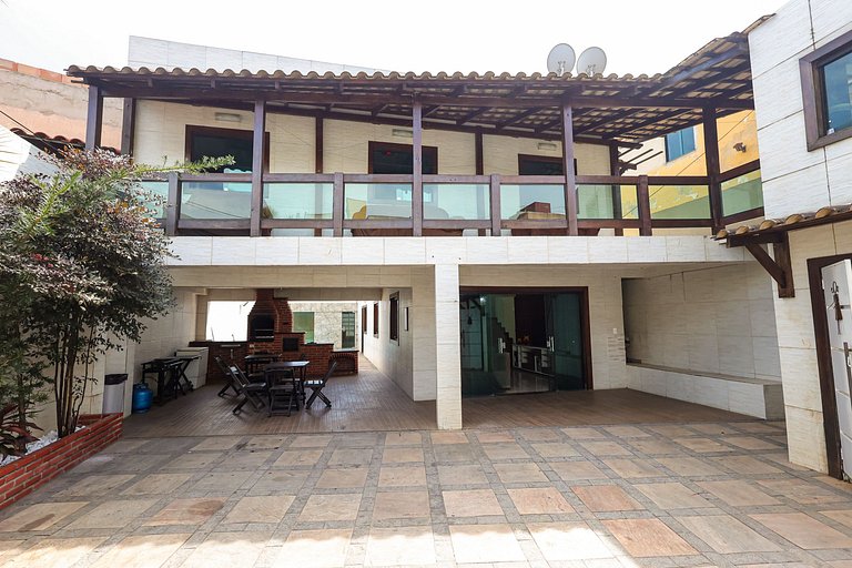 Mansão com Piscina e Área Gourmet em Venda Nova