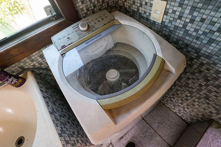 Mansão com Piscina e Área Gourmet em Venda Nova