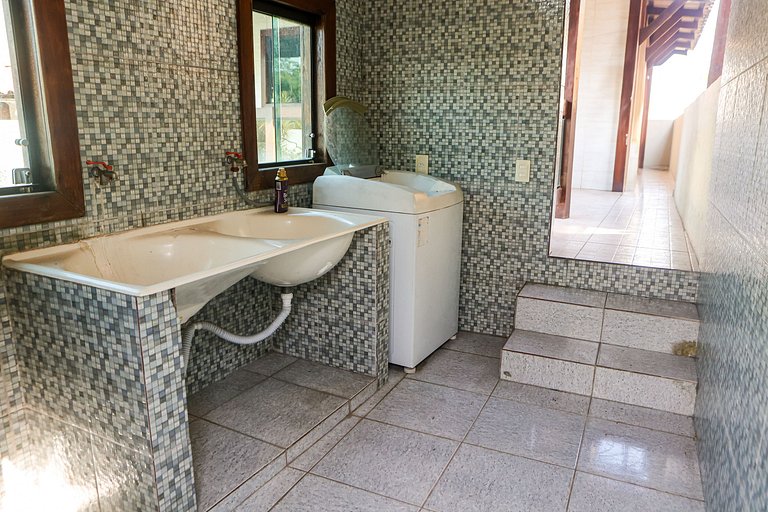 Mansão com Piscina e Área Gourmet em Venda Nova