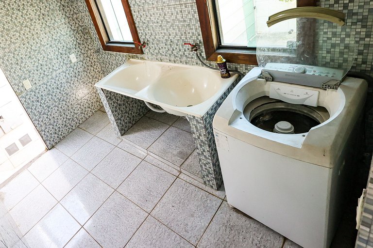 Mansão com Piscina e Área Gourmet em Venda Nova