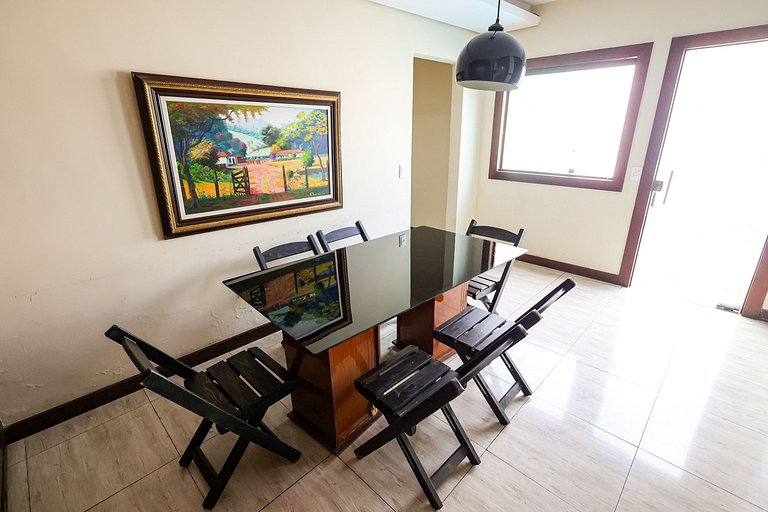 Mansão com Piscina e Área Gourmet em Venda Nova