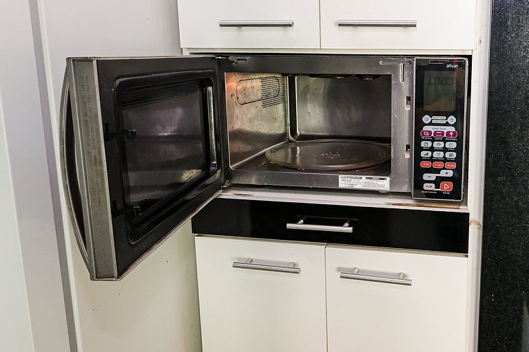 Mansão com Piscina e Área Gourmet em Venda Nova