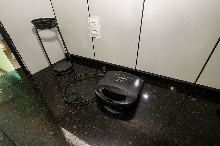 Mansão com Piscina e Área Gourmet em Venda Nova