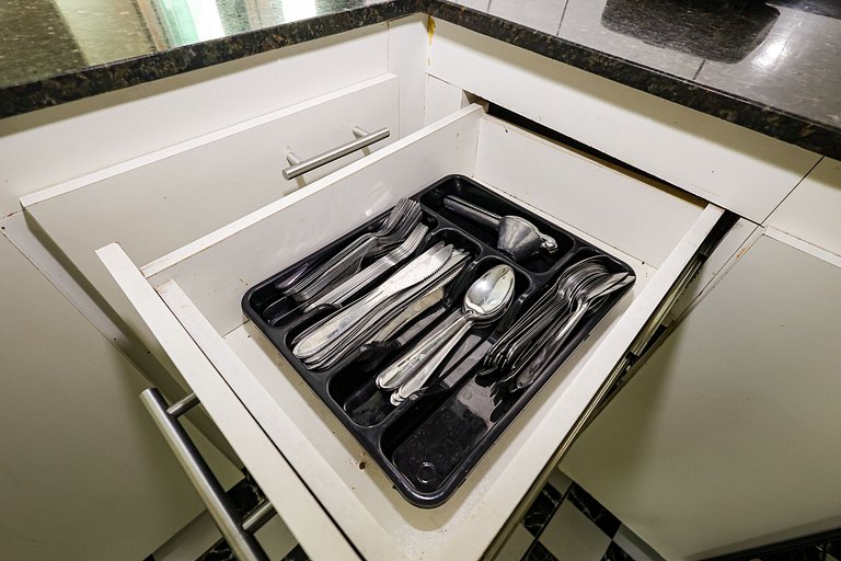 Mansão com Piscina e Área Gourmet em Venda Nova