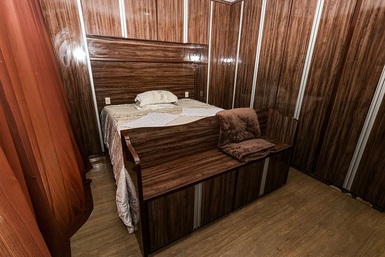 Mansão com Piscina e Área Gourmet em Venda Nova