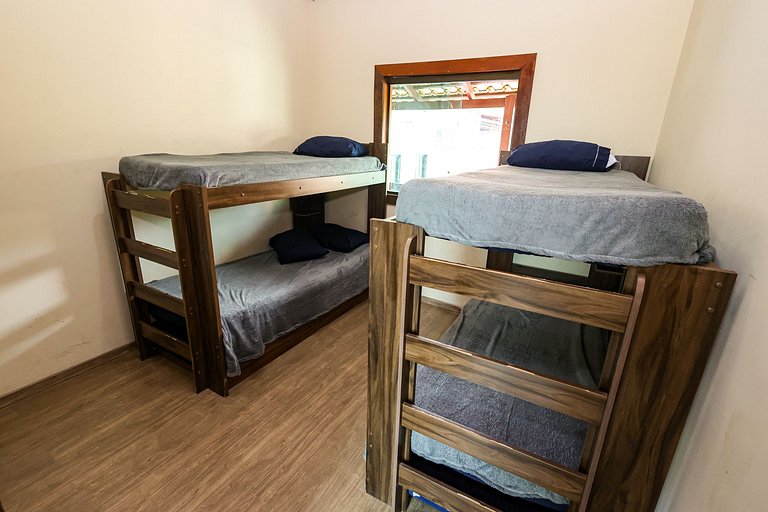 Mansão com Piscina e Área Gourmet em Venda Nova