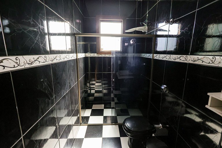 Mansão com Piscina e Área Gourmet em Venda Nova