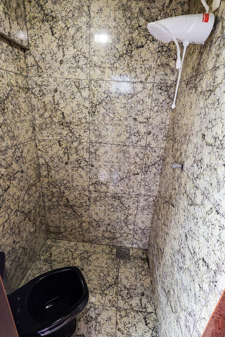 Mansão com Piscina e Área Gourmet em Venda Nova