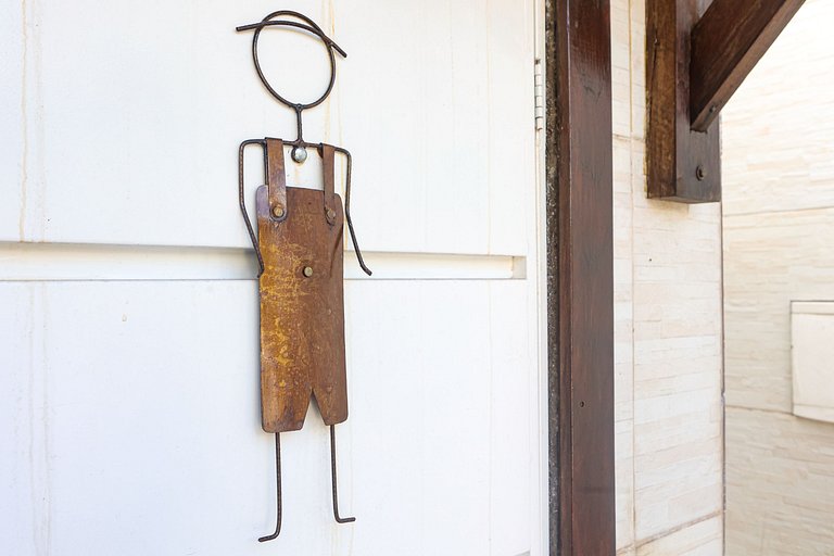 Mansão com Piscina e Área Gourmet em Venda Nova