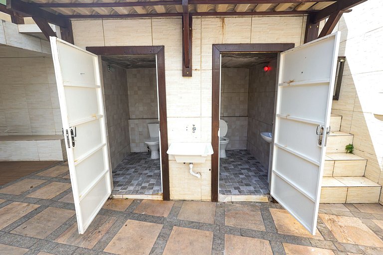 Mansão com Piscina e Área Gourmet em Venda Nova