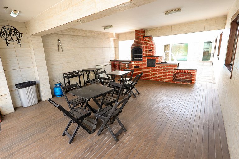 Mansão com Piscina e Área Gourmet em Venda Nova