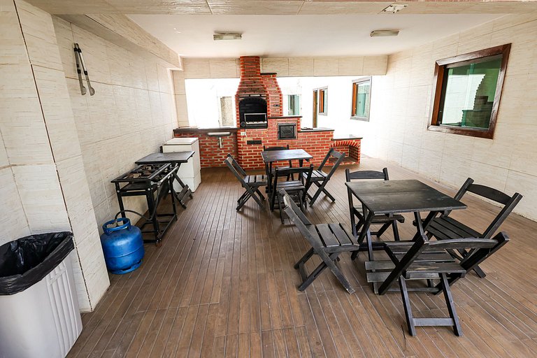 Mansão com Piscina e Área Gourmet em Venda Nova