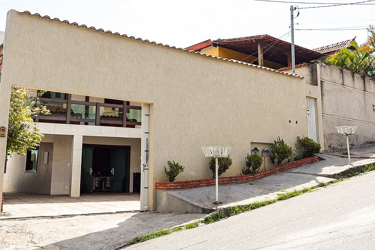 Mansão para Grupos e Eventos | Piscina e Sauna