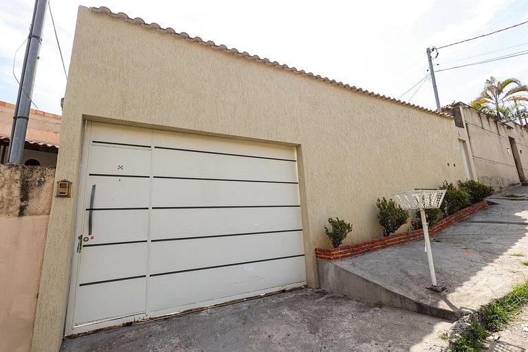 Casa de temporada para alugar com piscina e sauna em BH