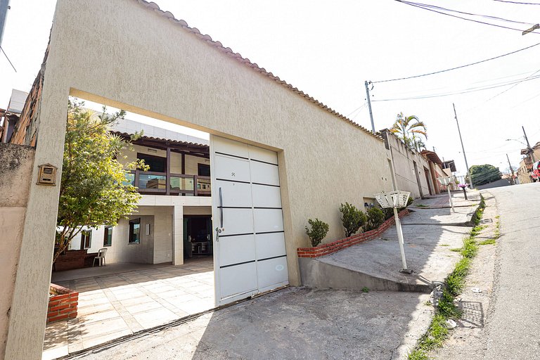 Casa de temporada para alugar com piscina e sauna em BH