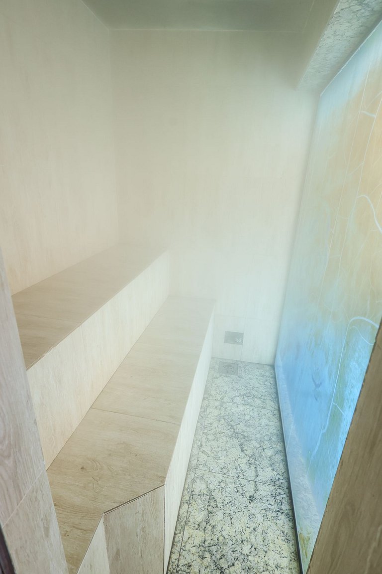 Mansão com Piscina e Área Gourmet em Venda Nova