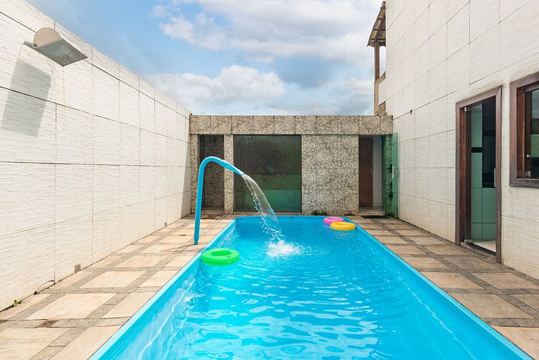 Mansão com Piscina e Área Gourmet em Venda Nova