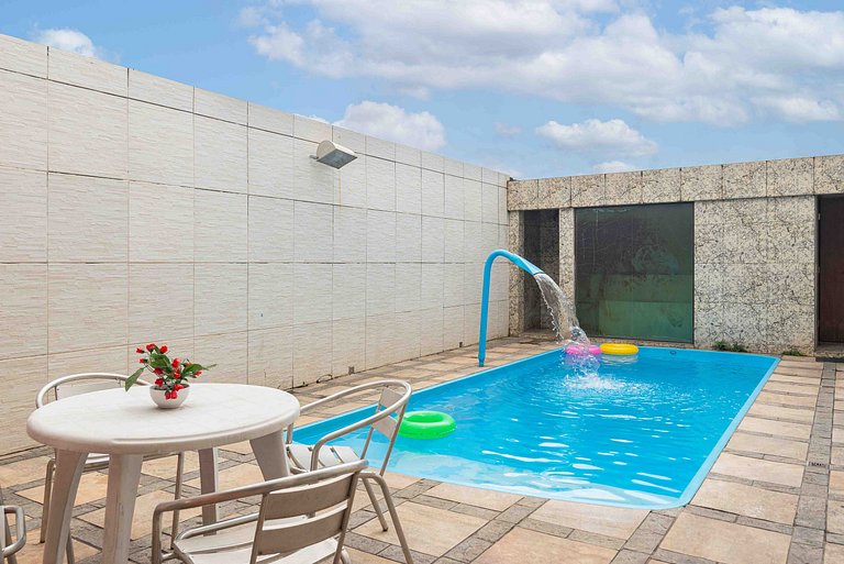 Mansão com Piscina e Área Gourmet em Venda Nova