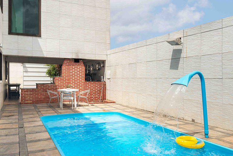 Mansão com Piscina e Área Gourmet em Venda Nova