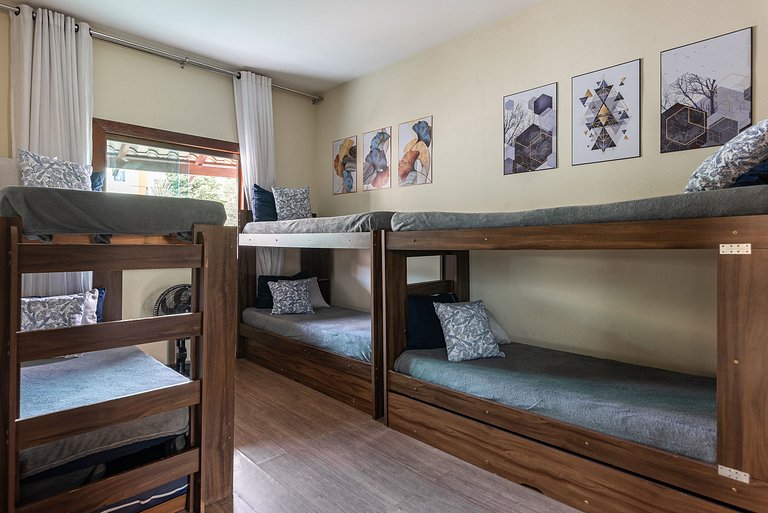 Mansão com Piscina e Área Gourmet em Venda Nova