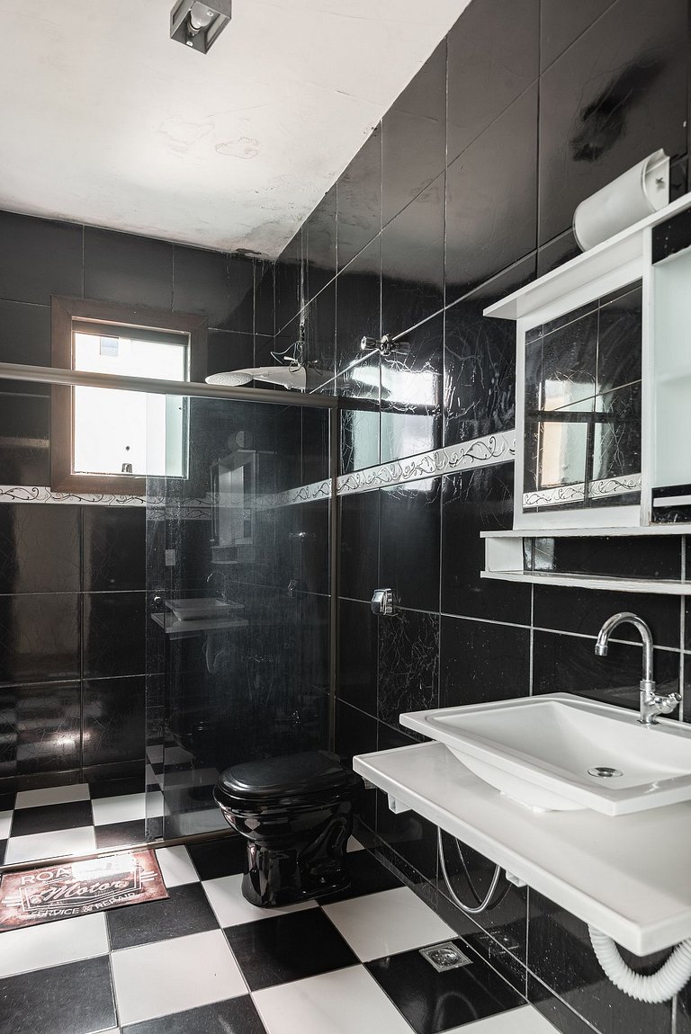 Mansão com Piscina e Área Gourmet em Venda Nova