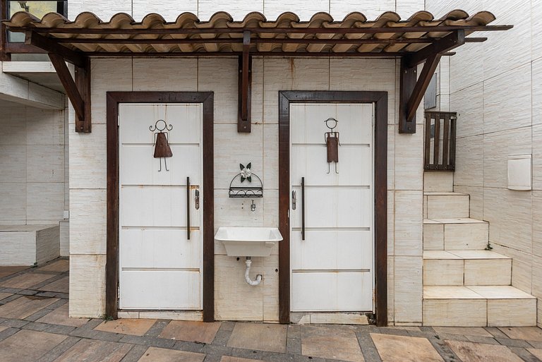 Mansão com Piscina e Área Gourmet em Venda Nova