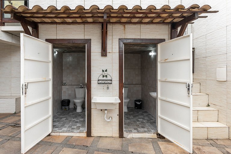 Mansão com Piscina e Área Gourmet em Venda Nova